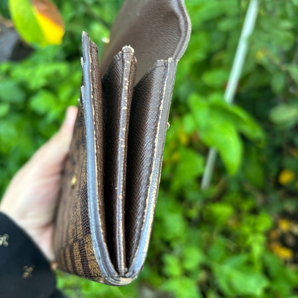 Authentic Louis Vuitton Damier long bifold wallet - Picture 10 of 12